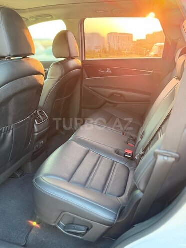 Kia Sorento-13