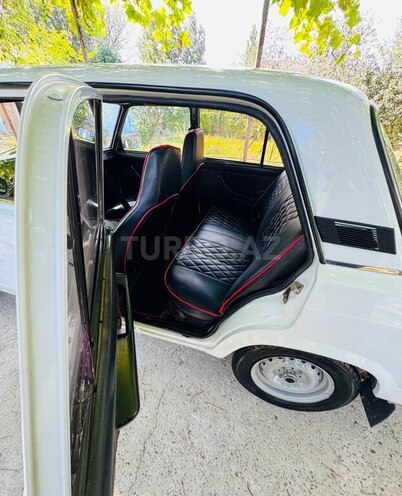 LADA (VAZ) 2107-8