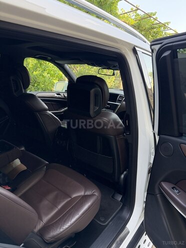 Mercedes GL 500 4MATIC-12