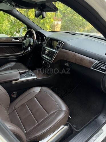Mercedes GL 500 4MATIC-11