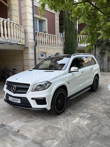 Mercedes GL 500 4MATIC-3