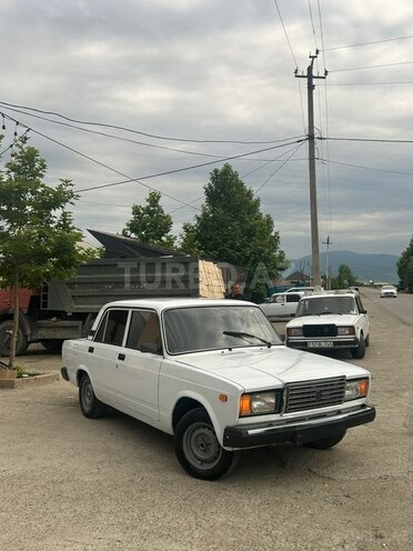 LADA (VAZ) 2107-2