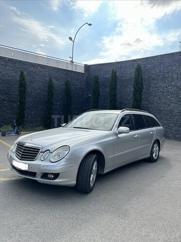 Mercedes E 220-2