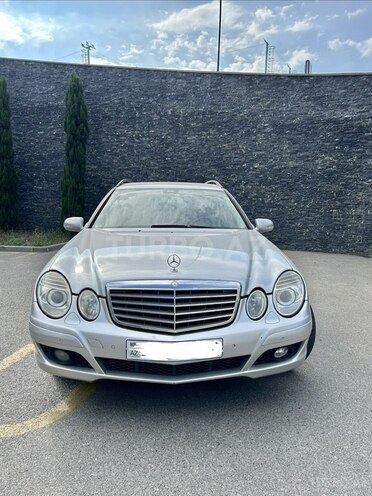 Mercedes E 220-1