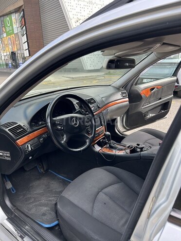Mercedes E 220-8