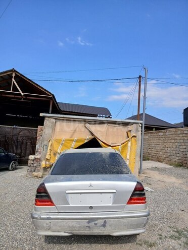 Mercedes C 220-2
