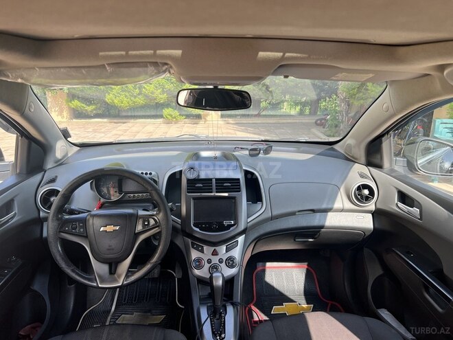 Chevrolet Aveo-12