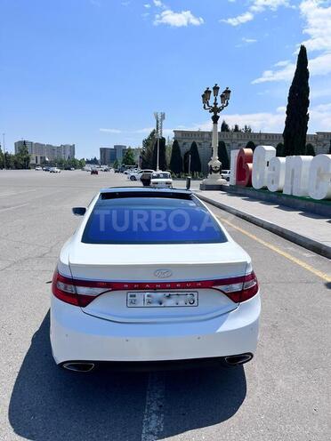 Hyundai Azera-6