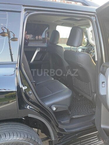 Toyota Land Cruiser Prado-8