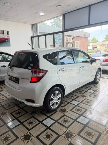 Nissan Note-7