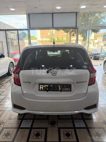 Nissan Note-2