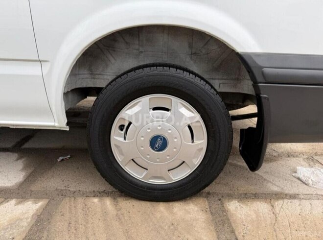 Ford Transit-4