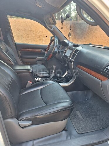 Toyota Land Cruiser Prado-10