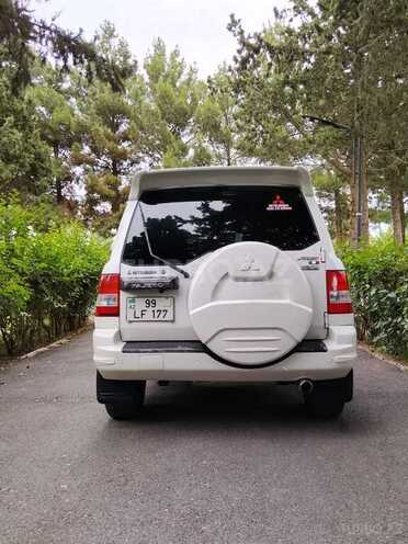 Mitsubishi Pajero io-4