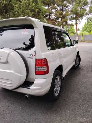Mitsubishi Pajero io-5