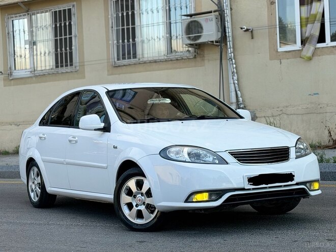 Daewoo Gentra-13