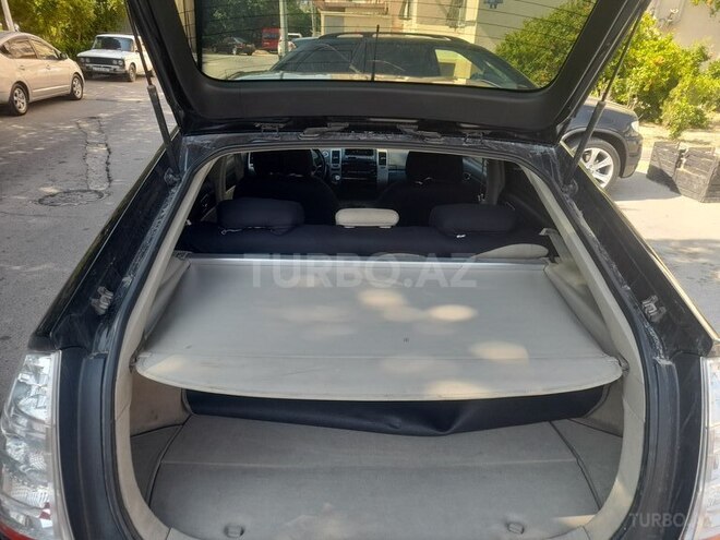 Toyota Prius-8