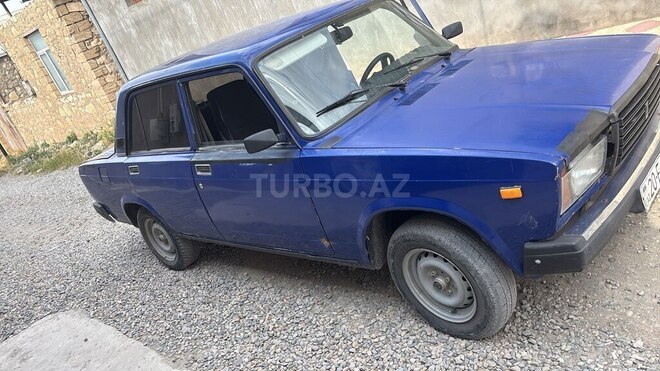 LADA (VAZ) 2107-2