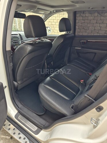 Hyundai Santa Fe-11