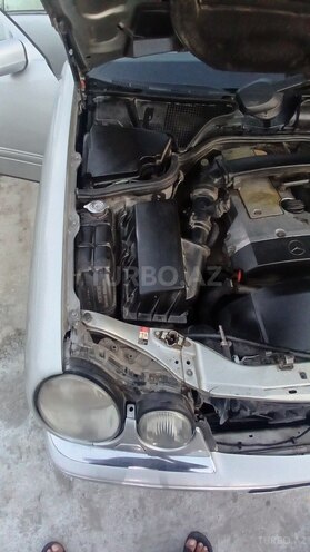 Mercedes E 230-9