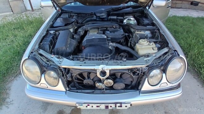 Mercedes E 230-10
