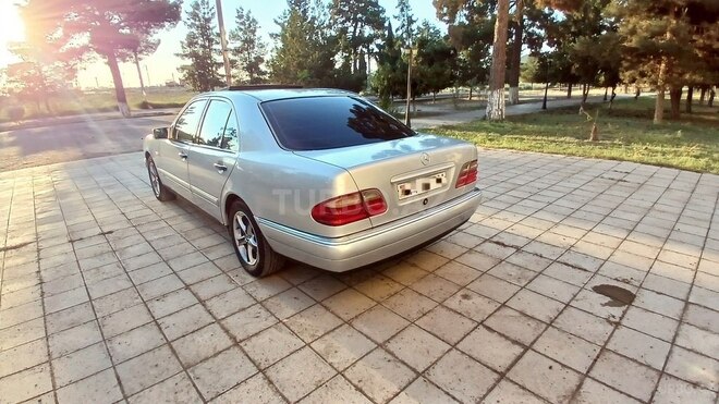 Mercedes E 230-4