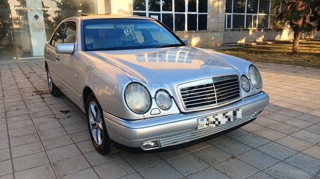 Mercedes E 230-2