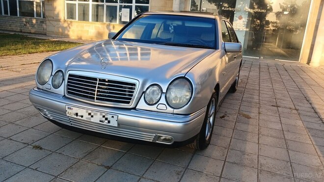Mercedes E 230-3