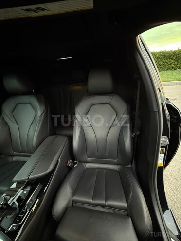 BMW 530-12