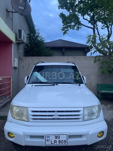 Mitsubishi Pajero io-1