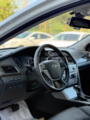 Hyundai Sonata-9