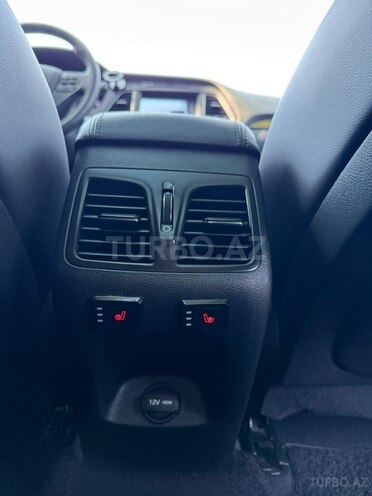 Hyundai Sonata-15
