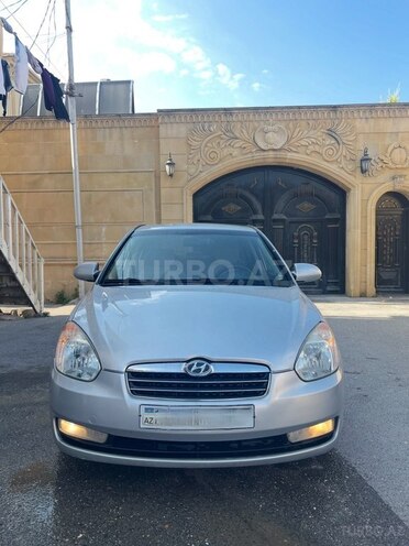 Hyundai Accent-1