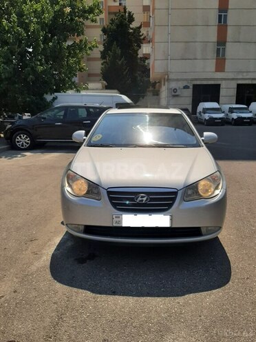 Hyundai Elantra-1