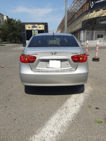 Hyundai Elantra-2