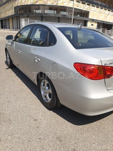 Hyundai Elantra-3