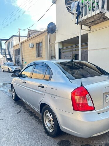 Hyundai Accent-8