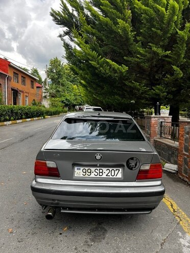 BMW 320-5