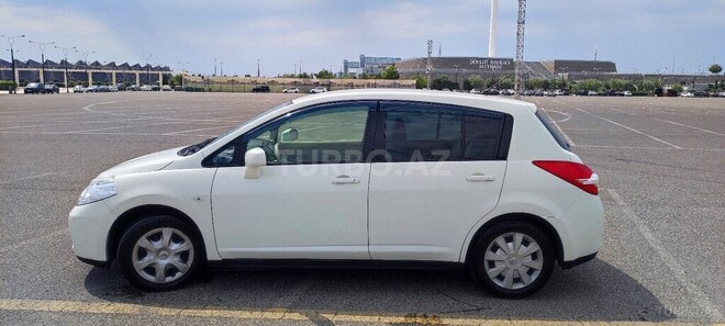 Nissan Tiida-7