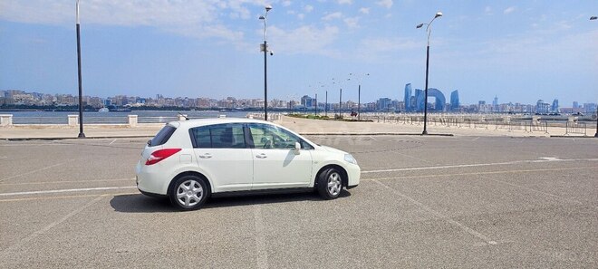 Nissan Tiida-8