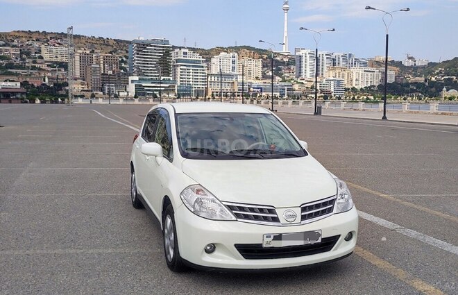 Nissan Tiida-9