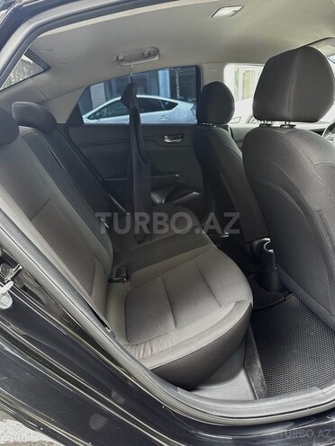 Hyundai Accent-8