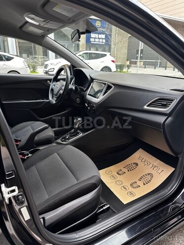 Hyundai Accent-7