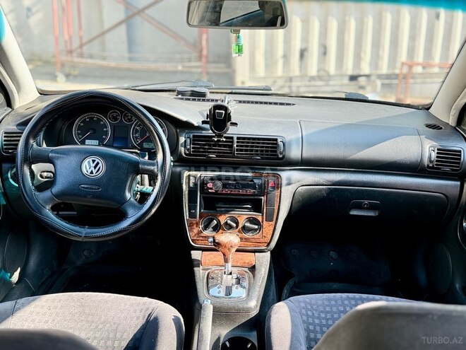 Volkswagen Passat-8