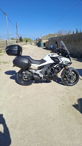 CFMOTO 700 MT-2