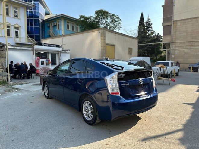 Toyota Prius-7