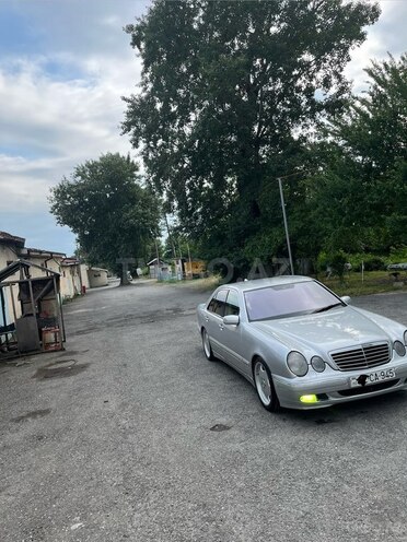 Mercedes E 240-7