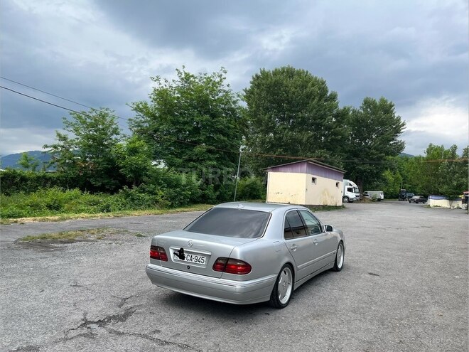 Mercedes E 240-9