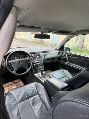 Mercedes E 240-12