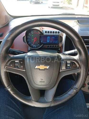 Chevrolet Aveo-10